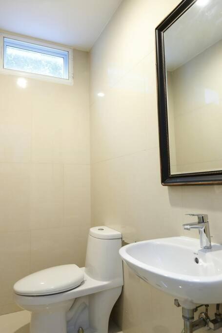Miq_home403/asok Bts/resort Pool/9pax/1000mbwifi Biệt thự Bangkok