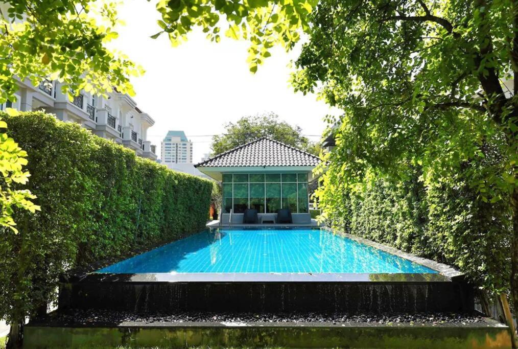 Biệt thự Miq_home403/asok Bts/resort Pool/9pax/1000mbwifi Bangkok